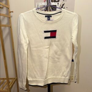 Tommy Hilfiger Cream Knit Sweater with Iconic Logo